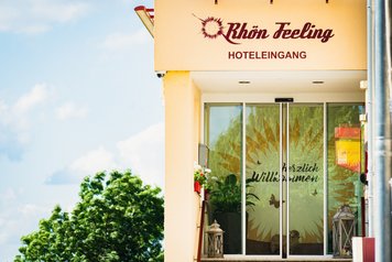 Eingang des Rhön Feeling Hotels